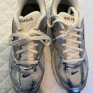 Nike Air Pegasus White and Silver Sneakers